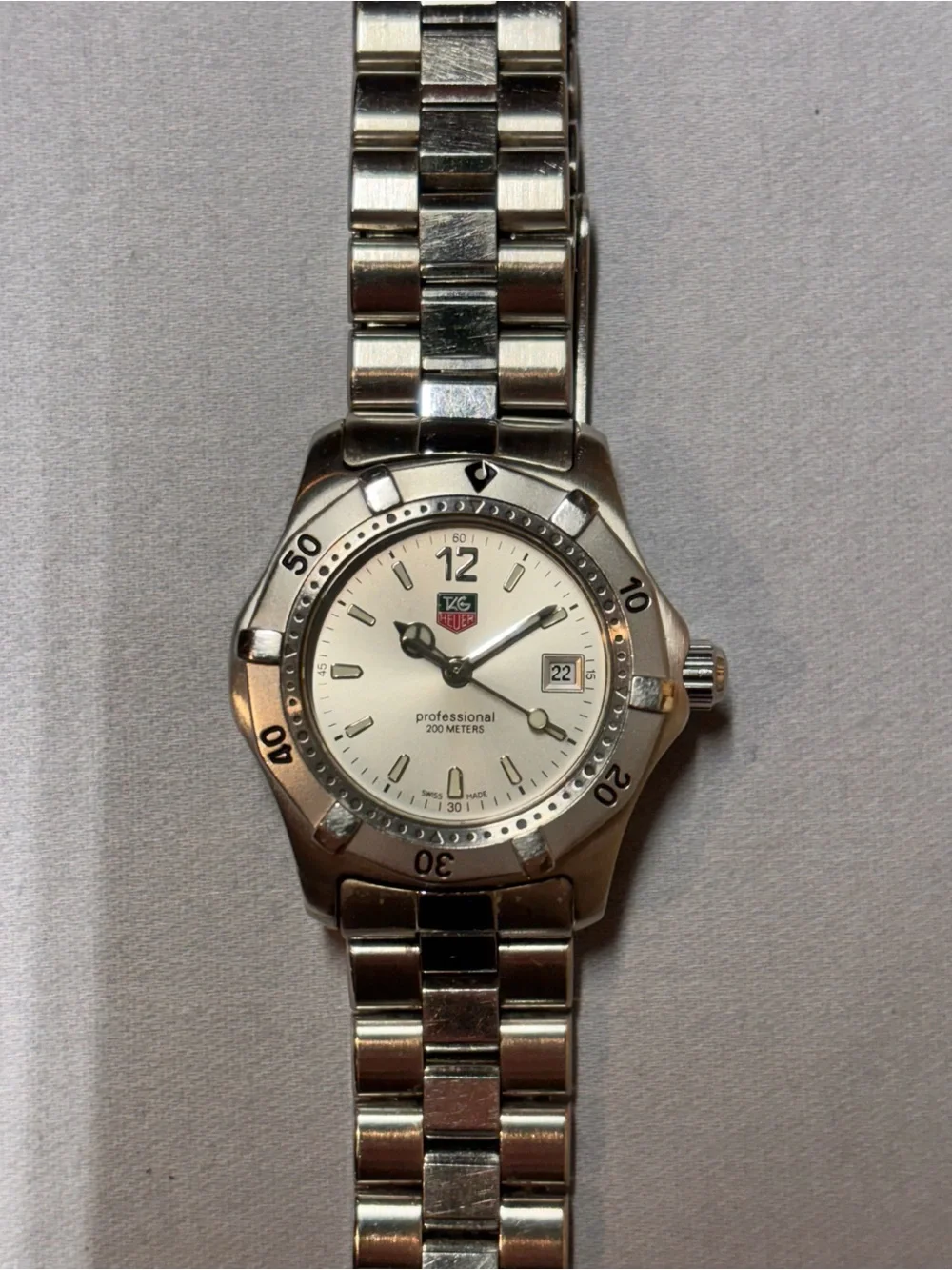 TAG Heuer Professional 200M Quartz Diver Watch White Dial Date Steel women’s